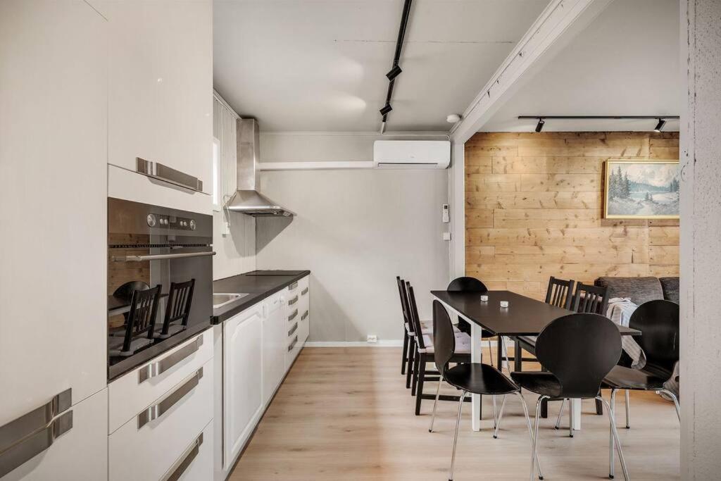 Dinbnb Homes I 4-Bedroom Historical House In Romantic Surroundings เบอร์เกน ภายนอก รูปภาพ